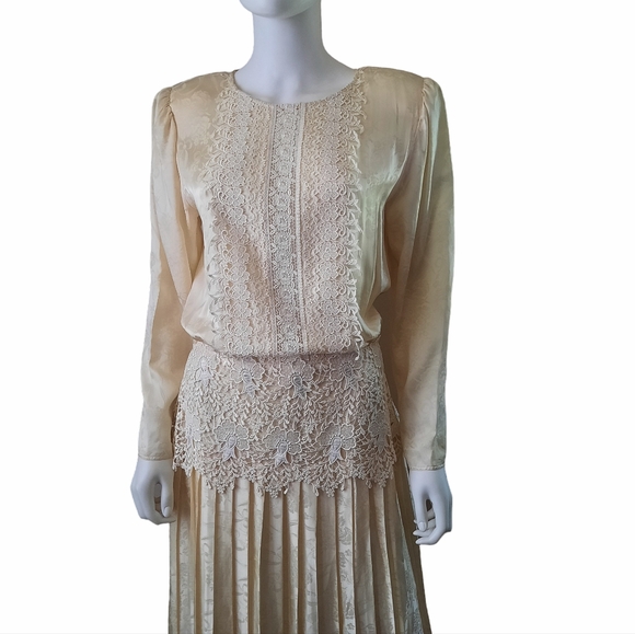 JESSICA MCCLINTOCK Lace Trimmed Silk Jacquard Pleated Maxi Dress Sz 10 Cream - Picture 3 of 13